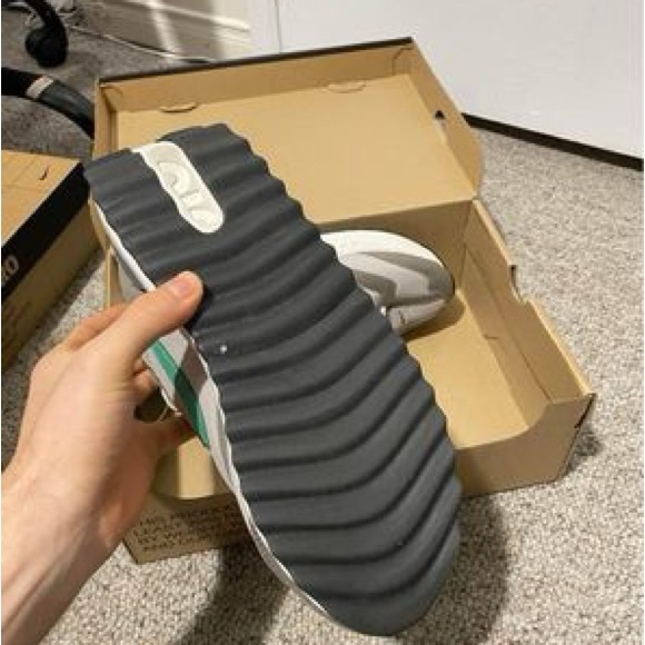 Nike Air Max Dawn “Olive Grey Malachite” - Picture 6 of 7